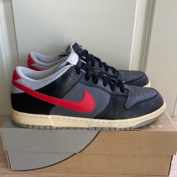 RARE 2012 Nike Dunk Lo “Dark Grey Red” Sneakers -Men 12 - Picture 5 of 13